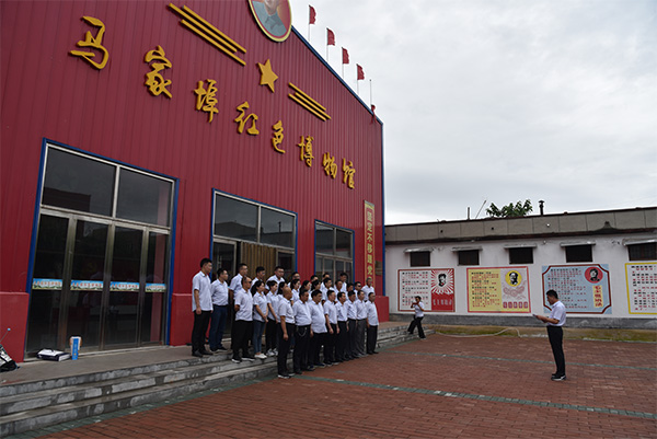 公司開展“憶崢嶸歲月 譜發(fā)展新篇”紅色教育活動